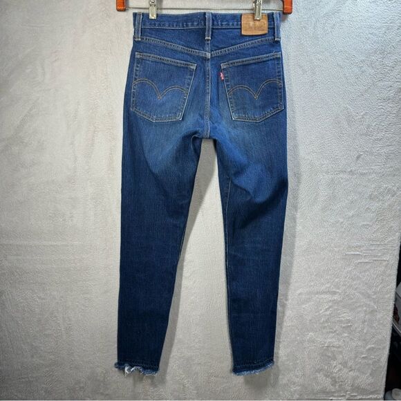 Levi’s Wedgie Blue Raw Hem Ankle Jeans Straight Leg Button Fly Size‎ 26 - Picture 4 of 9